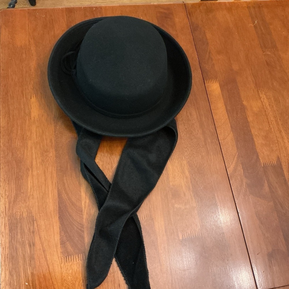 Vintage 1940's Black 100% Wool Wide Brim Womens Hat With Under Neck Tie